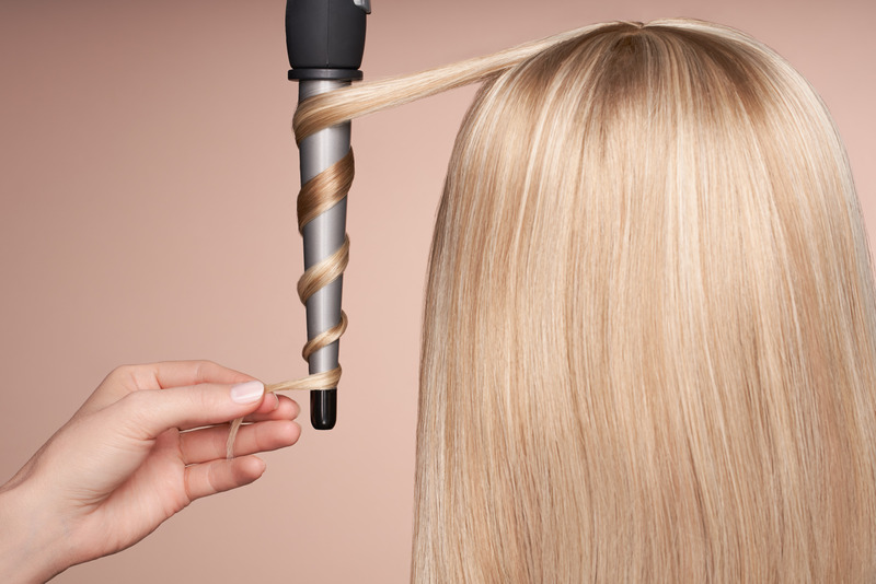 Curling hair with best ceramic curling iron