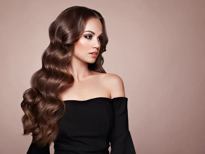 Voluminous hair with Hot Tools curling irons