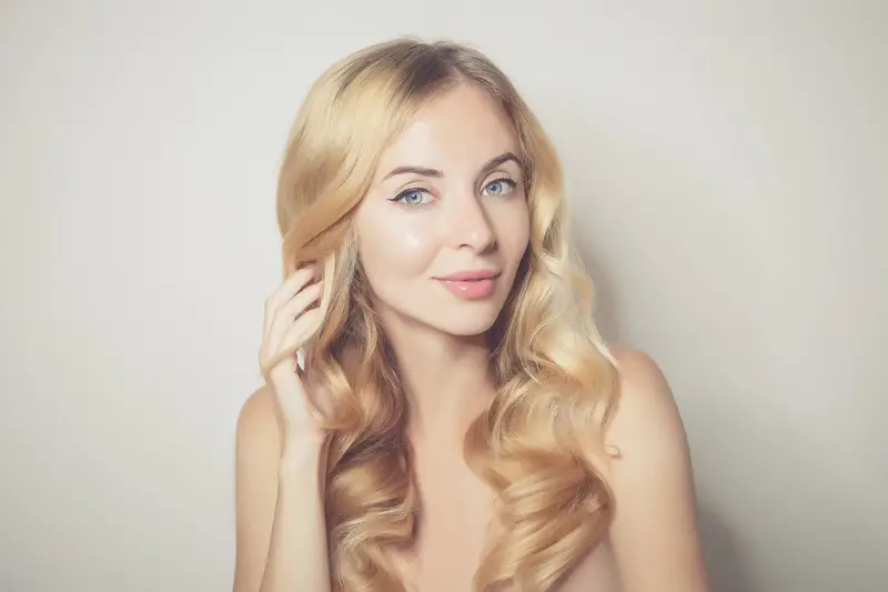 Blond curled hair