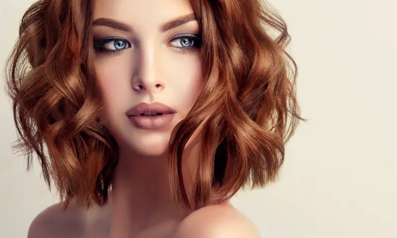 5 Easy Steps to Curl your Short Hair with a Curling Iron